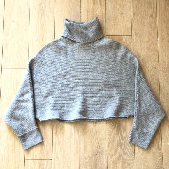 Wilfred Free Naomi 100% Merino Wool Turtleneck Cropped Sweater in Grey Size S - Picture 2 of 13